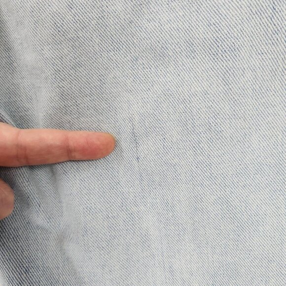 Banana Republic Jeans Men 31x32 Blue Light Wash Relaxed Button Fly Made in Italy - Picture 15 of 16